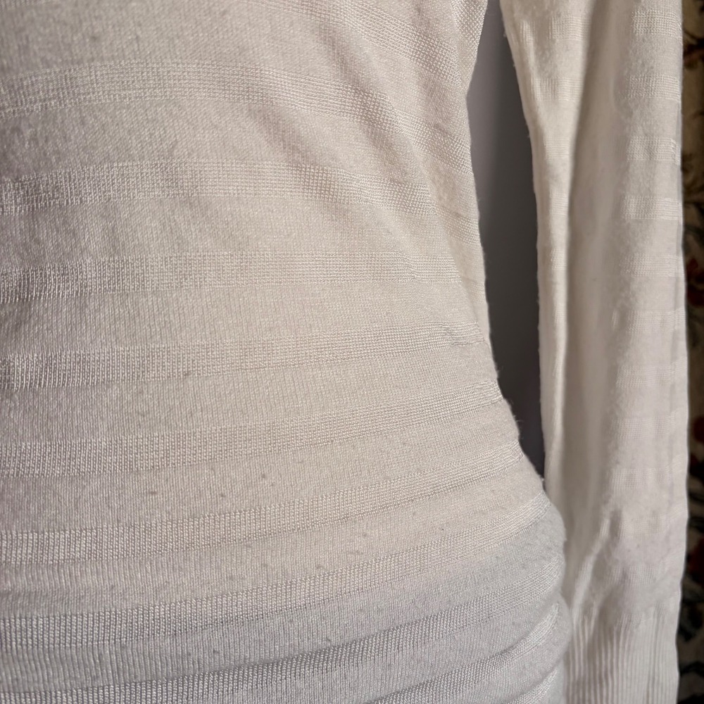 Cache Stunning White striped Rhinestone Detailing V-Neck Sweater Long Sleeve Top - Picture 5 of 11